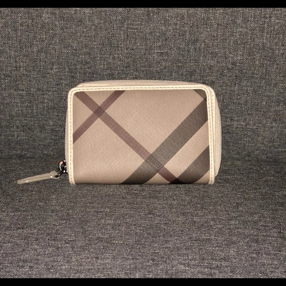 BURBERRY  SMOKED TRENCH BIFOLD WALLET